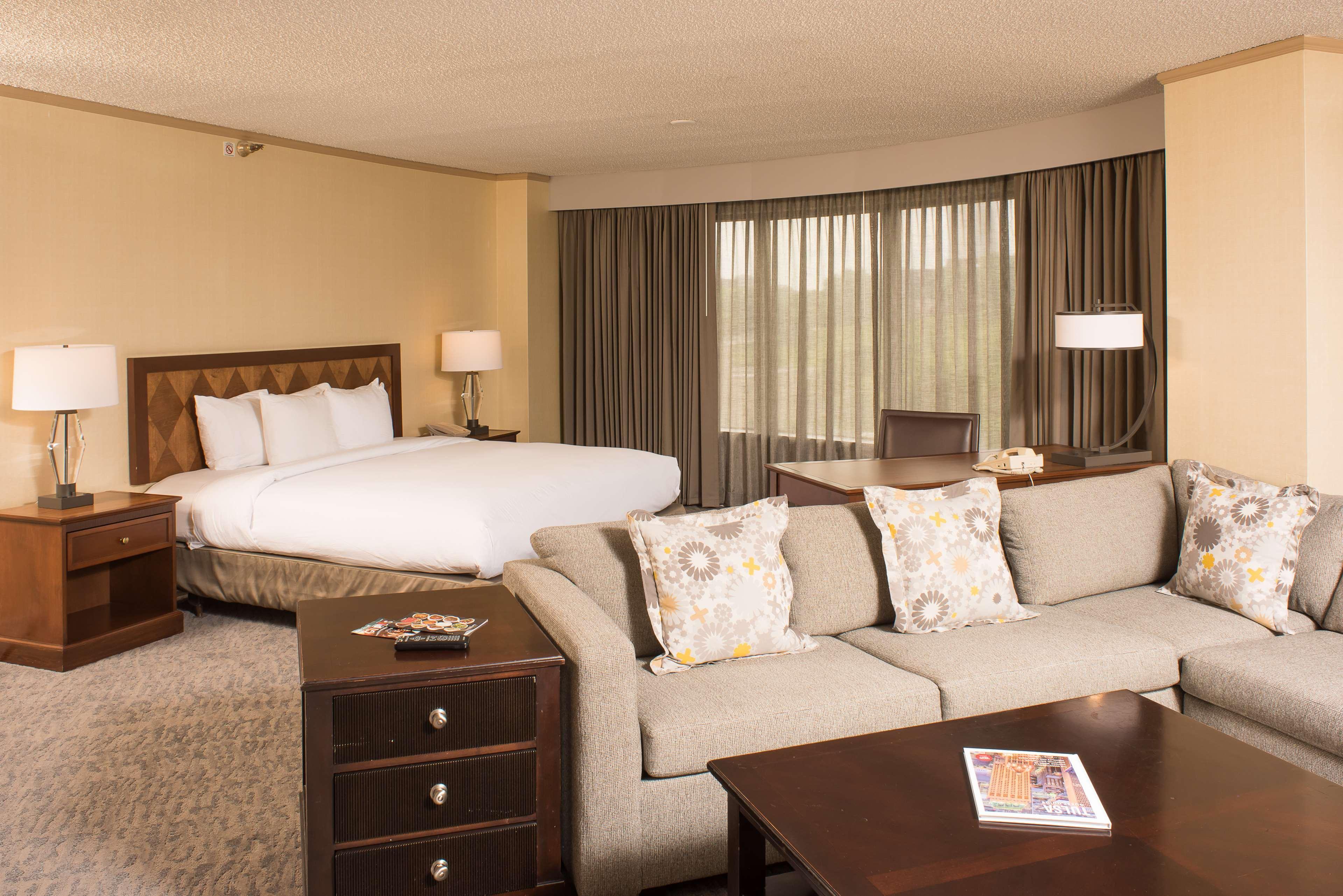 Doubletree By Hilton Tulsa At Warren Place Dış mekan fotoğraf