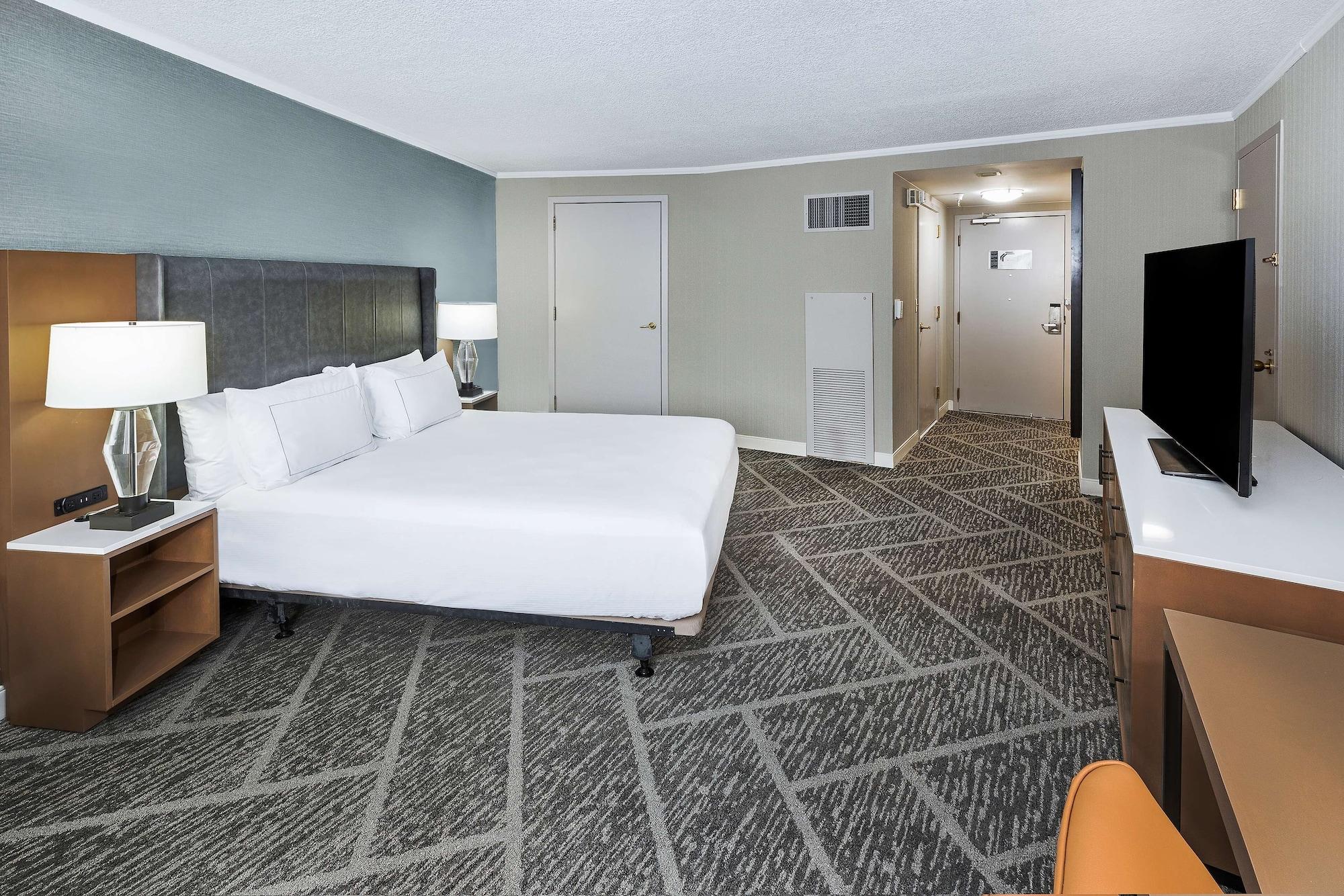Doubletree By Hilton Tulsa At Warren Place Dış mekan fotoğraf