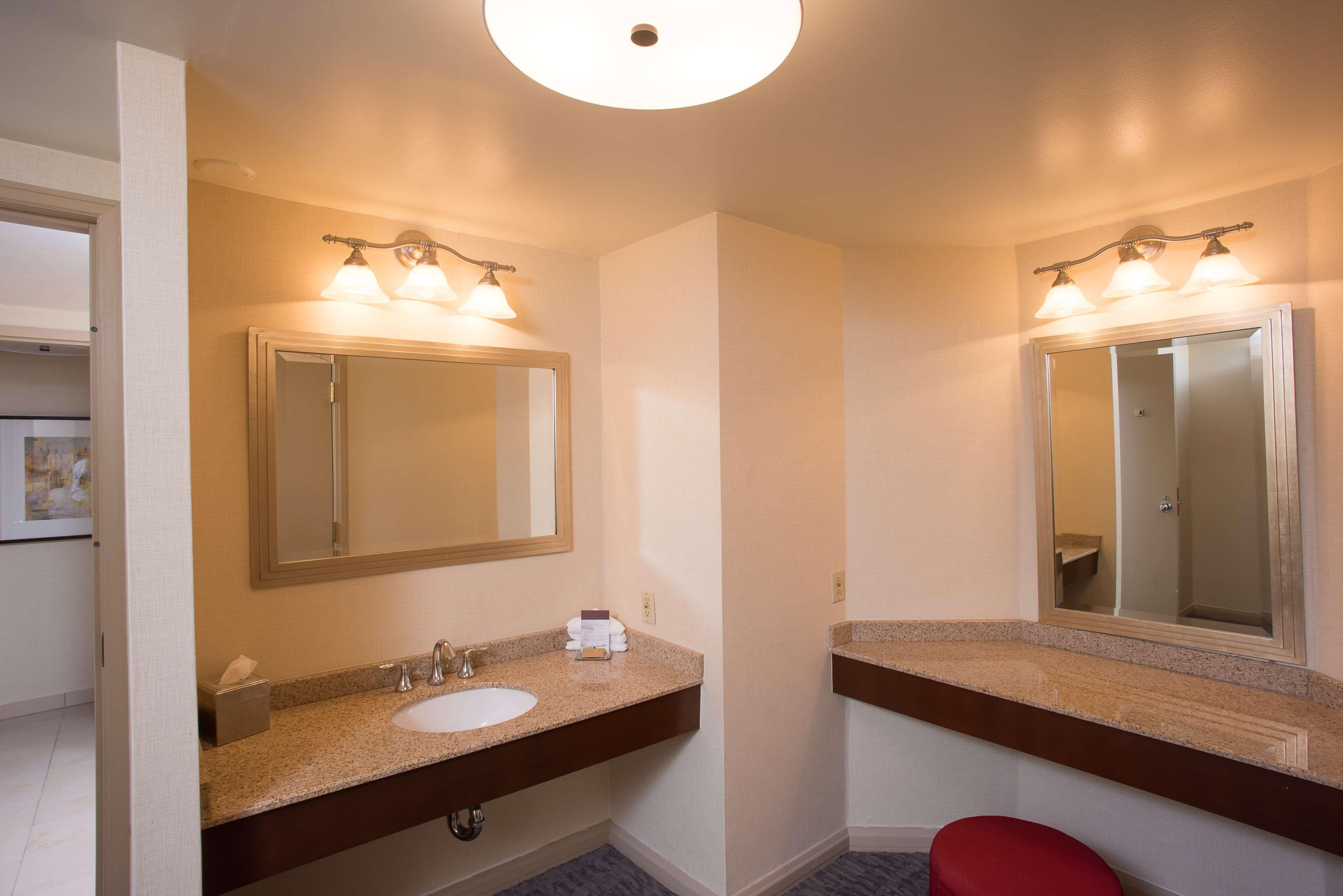 Doubletree By Hilton Tulsa At Warren Place Dış mekan fotoğraf