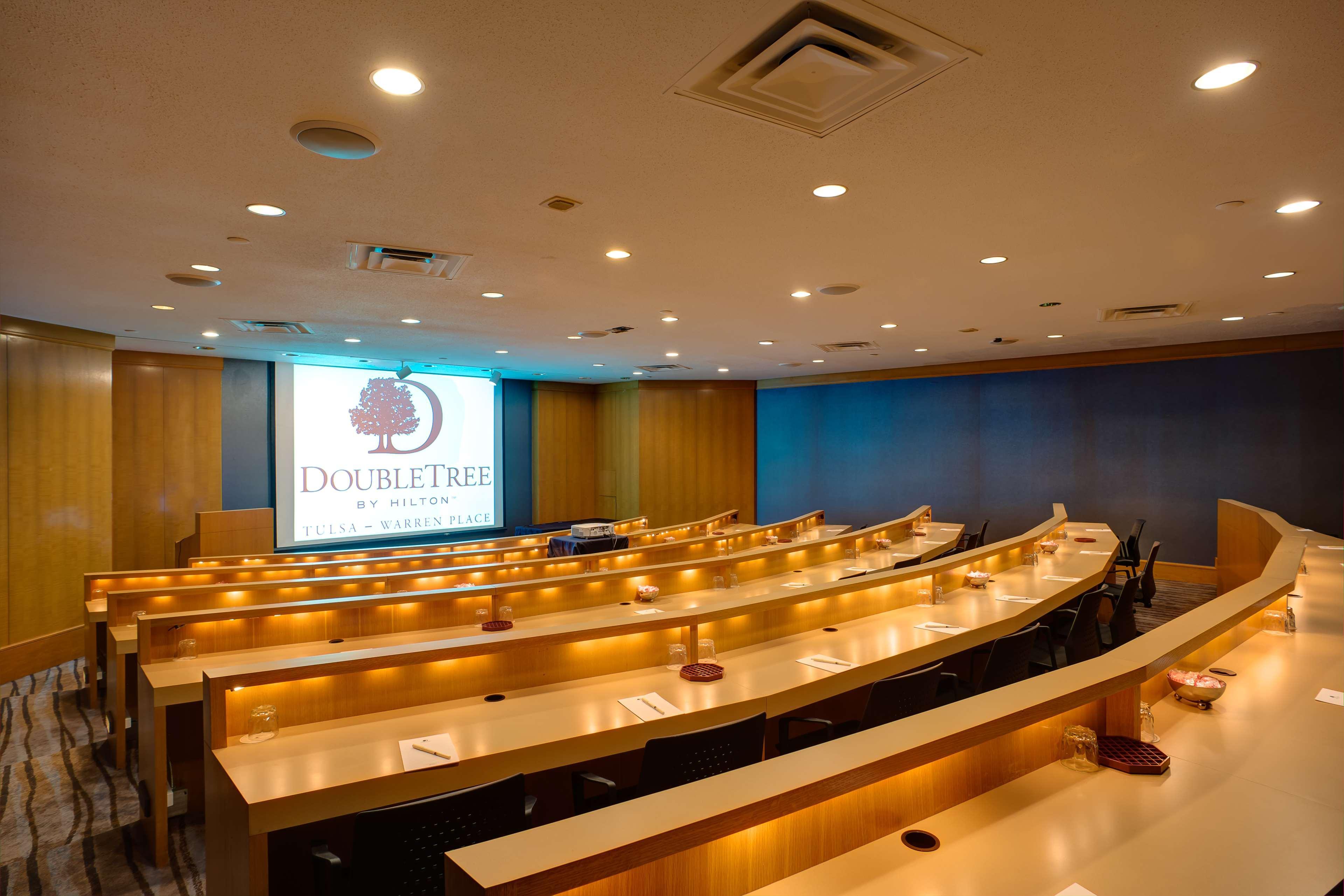 Doubletree By Hilton Tulsa At Warren Place Dış mekan fotoğraf