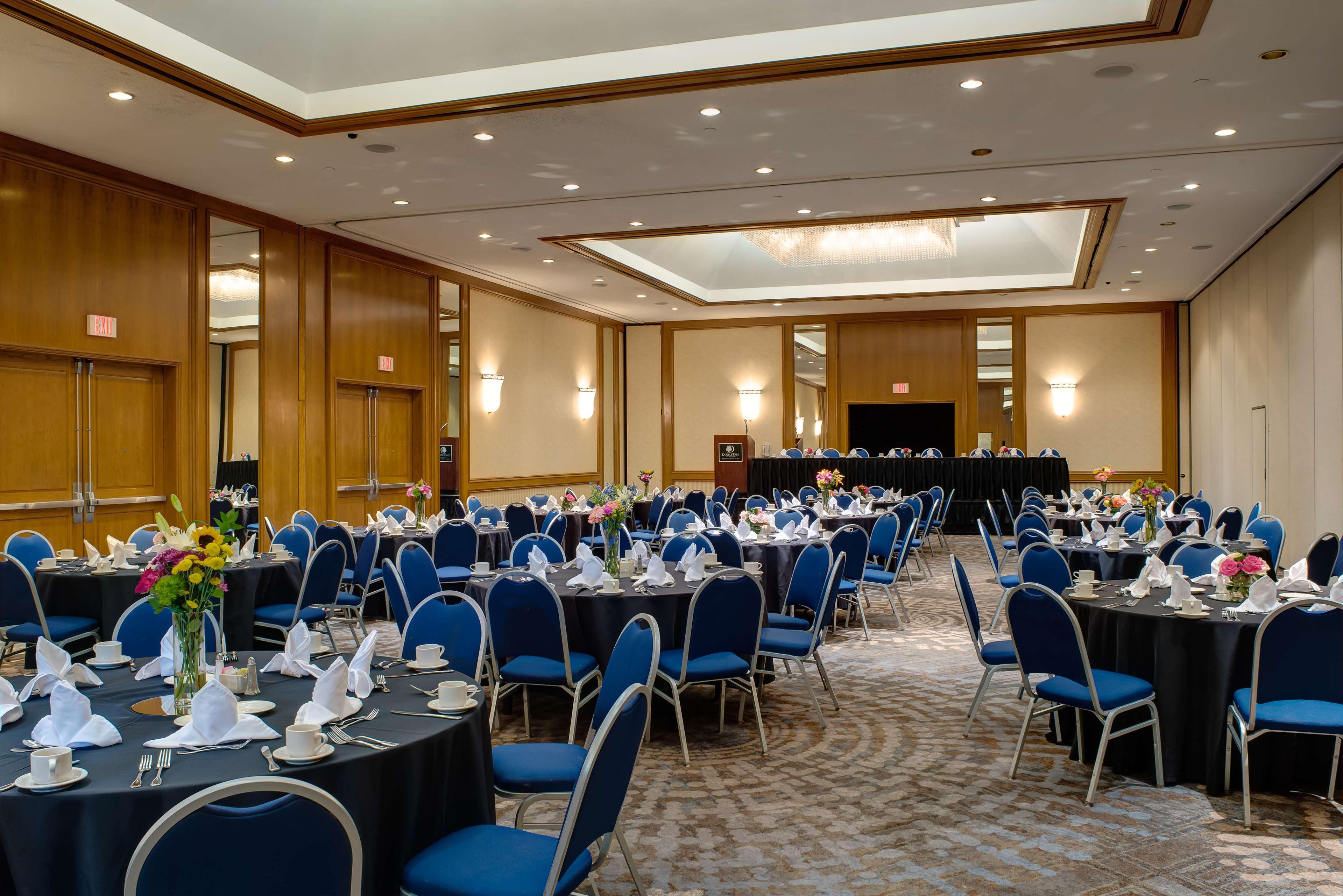 Doubletree By Hilton Tulsa At Warren Place Dış mekan fotoğraf
