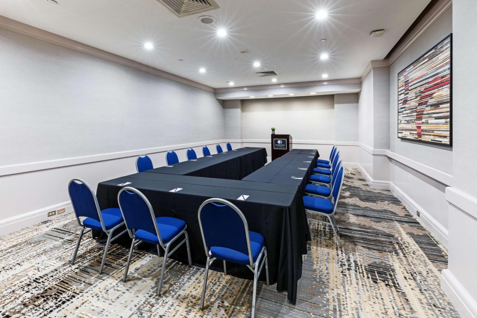 Doubletree By Hilton Tulsa At Warren Place Dış mekan fotoğraf