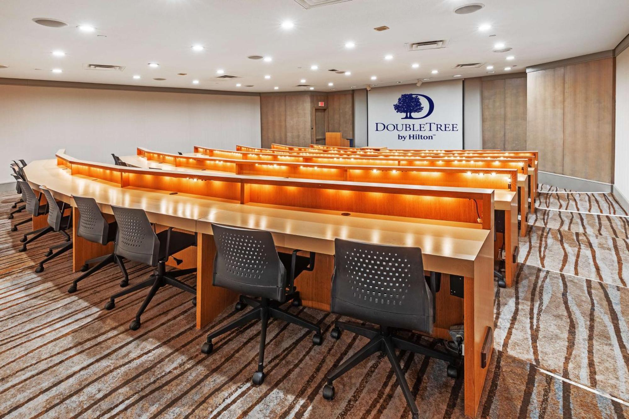 Doubletree By Hilton Tulsa At Warren Place Dış mekan fotoğraf